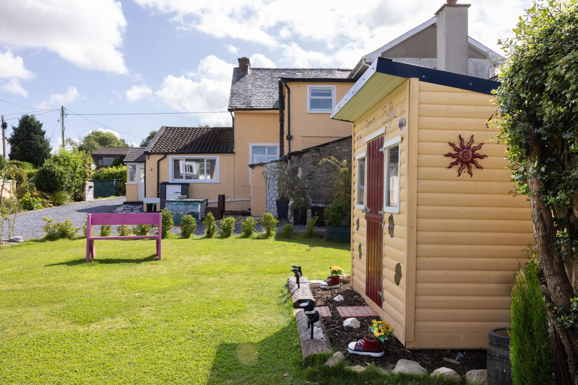 B&B & Cottage Rental In Bunclody - Mon Petit Cottage Exterior photo